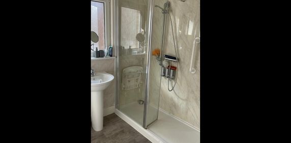 Room in a Shared House, Hitchin Road Luton, LU2 - Photo 2