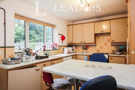 2 bedroom house to rent Bury Road, CV31 - Photo 4