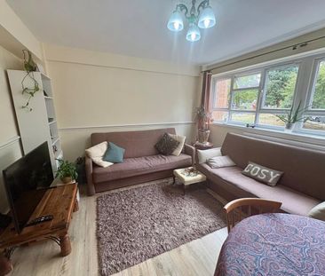 2 Bed Flat, Southmead Road, SW19 - Photo 2