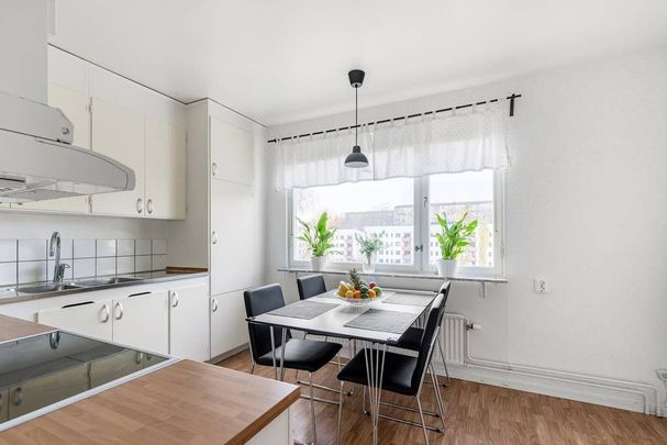 Kungssätravägen, Skärholmen - Photo 1