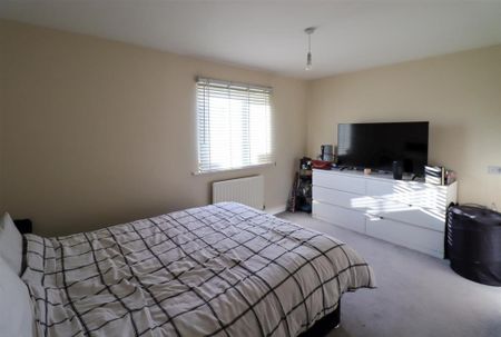 3 bedroom semi-detached house to rent - Photo 3