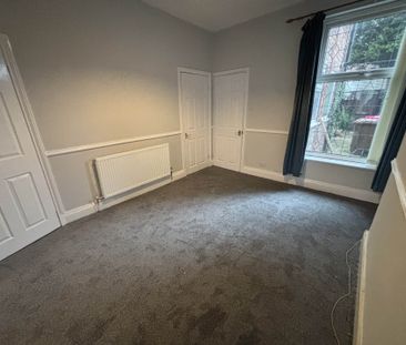 Price £1,000 pcm - Available Now - Unfurnished - Photo 2