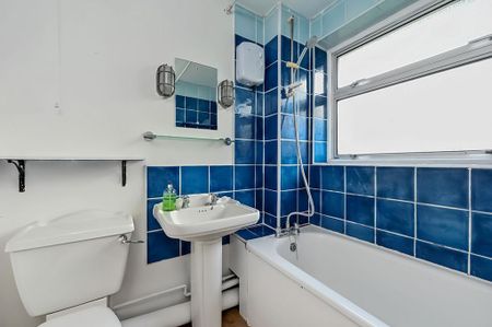 3 bedroom terraced house to rent - Photo 3