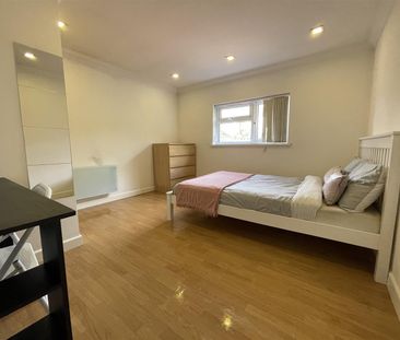 Albany Road, Cardiff - Photo 3