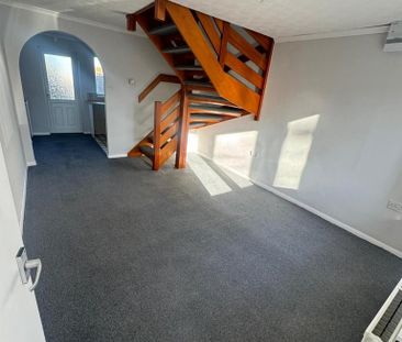 2 bedroom terraced house to rent - Photo 1