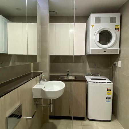 Split floor North facing 2 Bedroom Apartment in Waterloo near Zetland - Photo 5