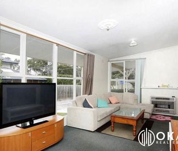 Convenience in the heart of Glen Waverley!! - Photo 2