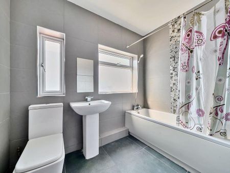 3 bedroom maisonette to rent - Photo 5