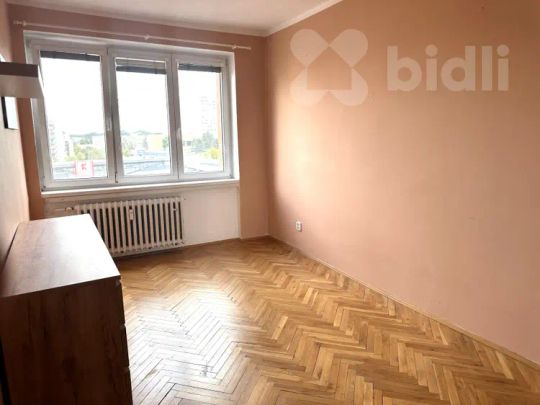 Slunný byt 2+kk s balkonem a skvělým výhledem - Praha 3, Žižkov - Фото 1