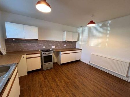 Earlesdon Crescent, Little Hulton, Manchester, M38 - Photo 5