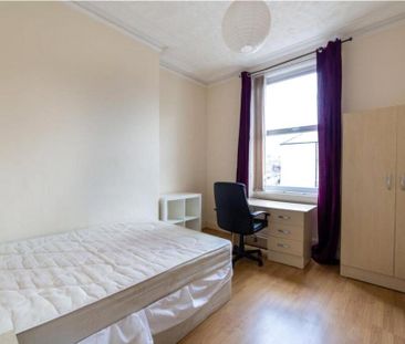 4 bedroom apartment to rent - Photo 2