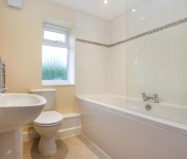 3 bedroom end of terrace house to rent - Photo 6