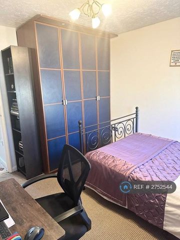 2 bedroom semi-detached house to rent - Photo 5