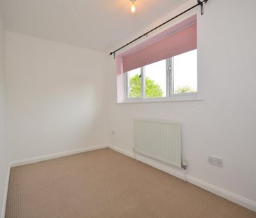 2 bedroom end of terrace house to rent - Photo 4