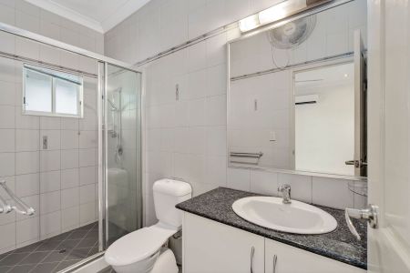 Spacious Family Home in Sought-After Bayview - Photo 3