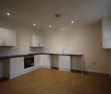 2 Bedroom Terraced House for Rent - Photo 3