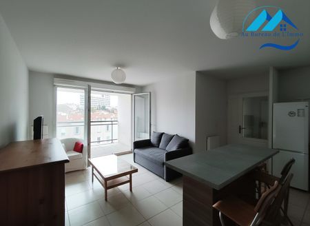 Location Appartement 3 pièces 57m² MARSEILLE 4ème - Photo 3