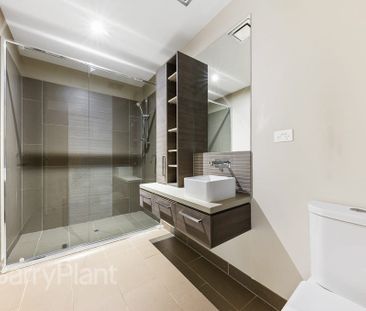 Convenient Location! - Photo 3