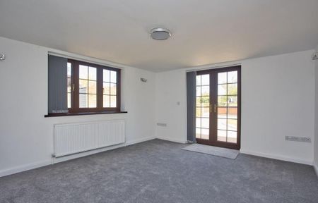 3 bedroom detached house to rent - Photo 2