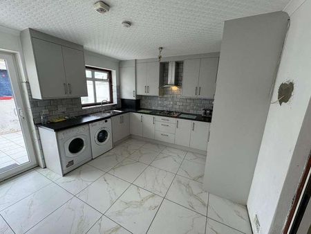 Clifford Road, Hounslow, TW4 - Photo 3