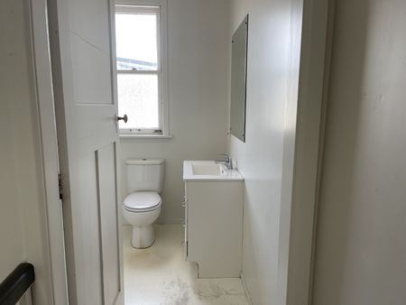 Jackson Street Apartment - Photo 2