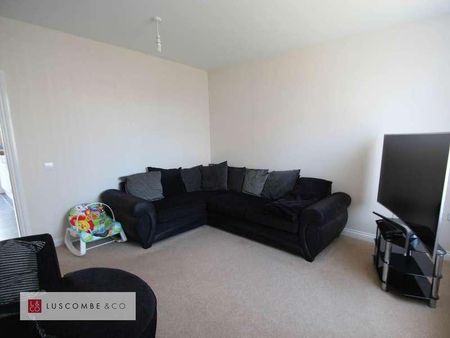 Loftus Square, Newport, NP19 - Photo 2