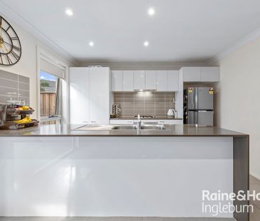 3 Morley Place, Glenfield, NSW 2167 - Photo 4