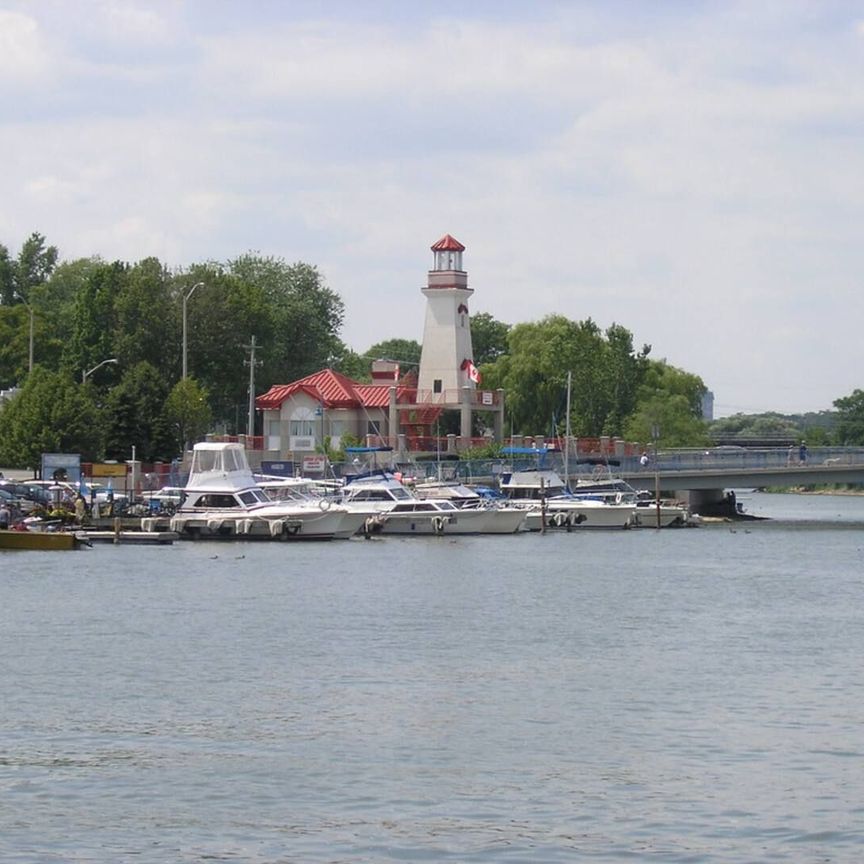 For Lease - 297 Lakeshore Road, Mississauga, Ontario - Photo 1