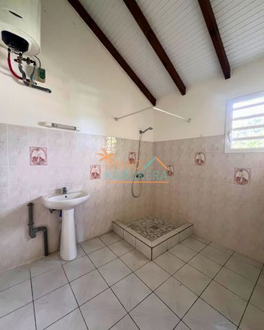 Location Appartement 5 pièces 120m² ST CLAUDE 97120 - Photo 4