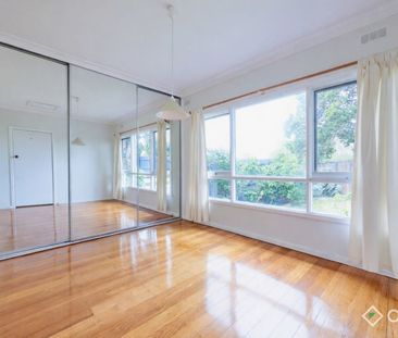 Easy Living! - Photo 3