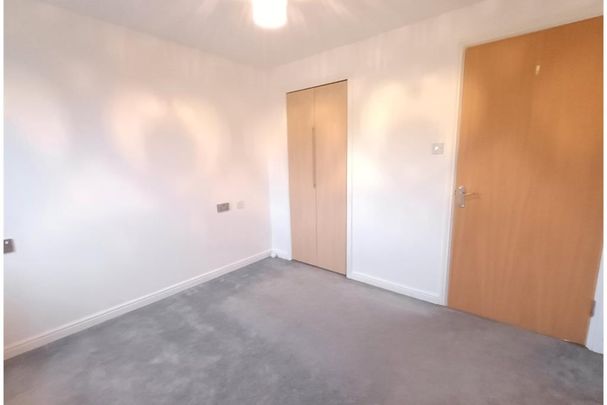 2 bed flat for rent in The Shore - Photo 1