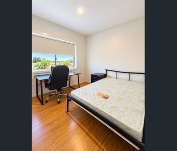 Modern Fully Furnished 2-Bedroom Granny Flat - Photo 4
