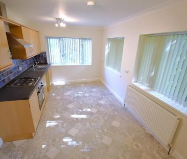 3 bedroom flat to rent - Photo 6