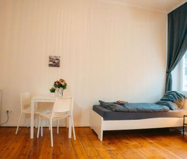 Dein 20qm All-Inclusive Room! Highspeed-WLAN, eigener TV & Balkon - Photo 1