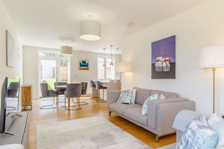 3 bedroom terraced house to rent - Photo 2