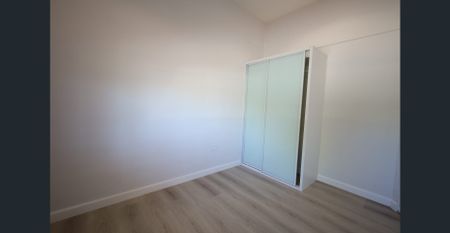 Fully renovated 3 bedroom home- available now - Photo 2