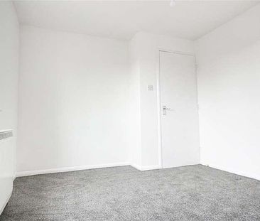 Dunnock Close, Enfield, London, N9 - Photo 3