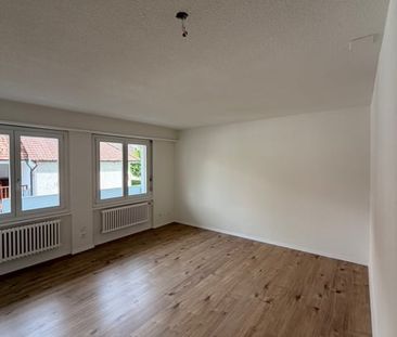 Erstvermietung nach Renovierung – Moderne 3.5-Zimmerwohnung in Trim... - Photo 1