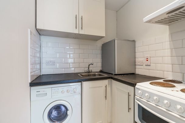 Apartment 10, The Moorings, Saint Mary's Road, Ballsbridge, Dublin 4, D04 T285 - Photo 1