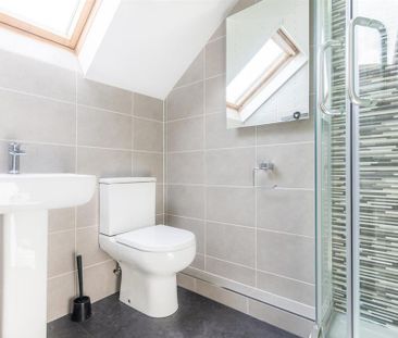 1 bedroom in a house share to rent - Photo 3