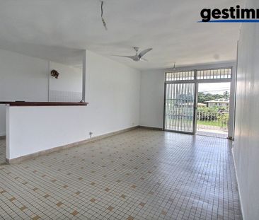 Location Appartement 3 pièces 74m² REMIRE MONTJOLY 97354 - Photo 1