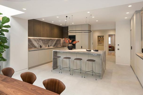 6 bedroom terraced house to rent - Photo 1