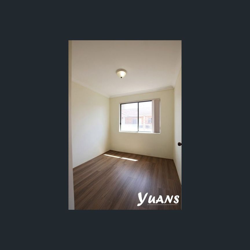 TWO BEDROOMS APARTMENT ON TOP FLOOR - Photo 1