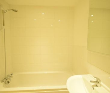 2 bedroom semi-detached house to rent - Photo 5