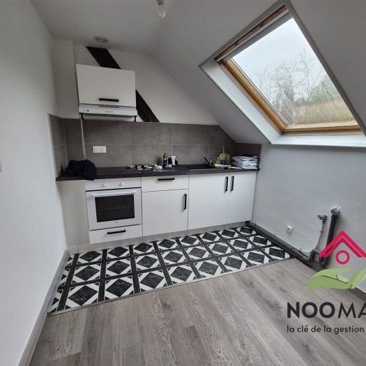 Studio mansardé de 29 m² au 3e étage - Sarreguemines - Photo 1