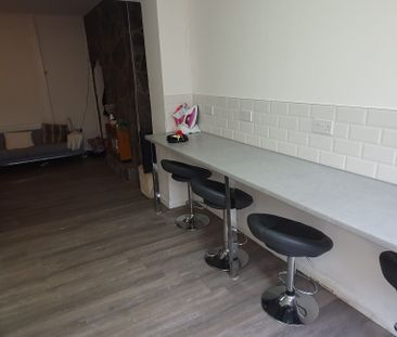 63 Cathays Terrace, Cathays, Cardiff, CF24 4HT - Photo 3