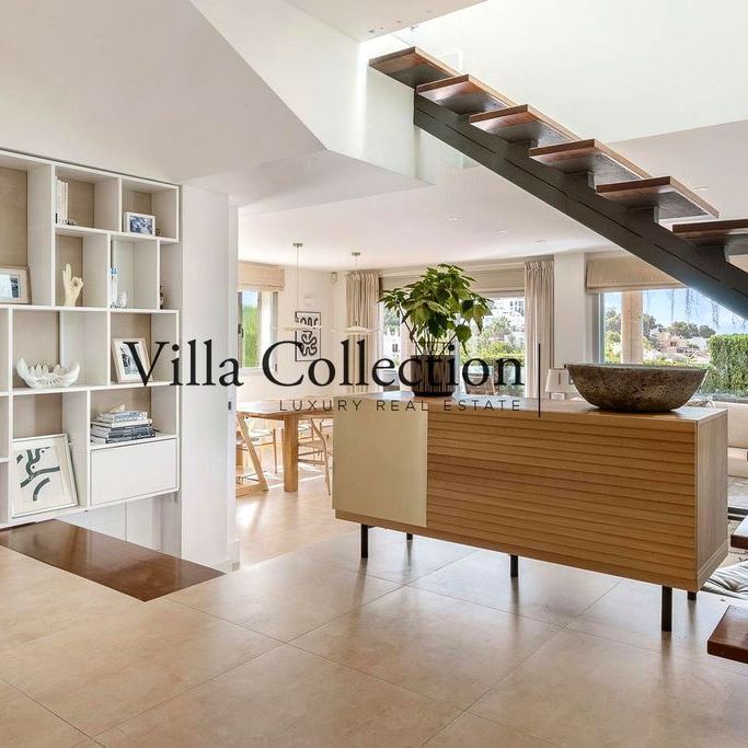 Luxury Villa for rent in Cap Martinet, Spain - Photo 1