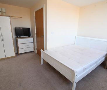 2 bedroom block of apartments to rent - Photo 5