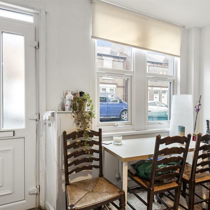 2 bedroom house to rent - Photo 1