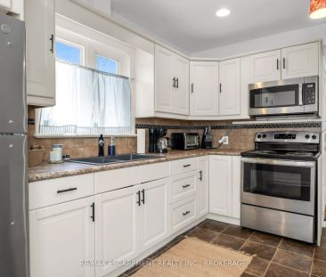 16 GOLDEN Boulevard E #Main - Photo 3